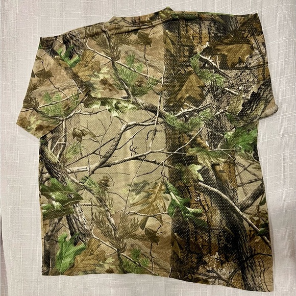 Cabela's Green and Brown Camouflage Tee - Picture 4 of 5